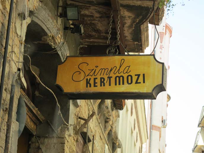 Budapest Ruin Pubs Szimpla