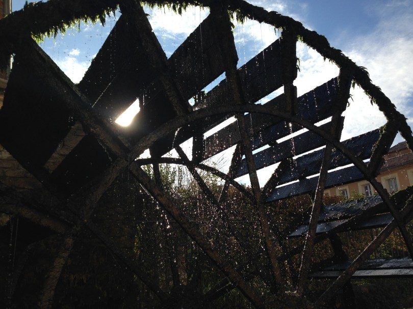 L-Isle-sur-la-Sorgue water wheel